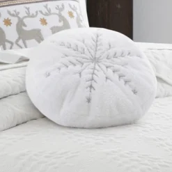 O Christmas Round Metalic Snowflake Pillow R16 -Levtex Home 6 O Christmas Round Metalic Snowflake Pillow R16 -Levtex Home -Interior GUEST a607eca7 e522 4ed0 84bb 0f3423b4bcbd