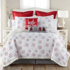 Red Snowflake Holiday Quilt Set - Levtex Home -Interior GUEST ba3098f5 5e5b 4444 a373 83377be07862