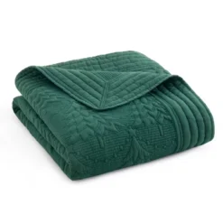 O Christmas Tree Quilted Throw - Levtex Home -Interior GUEST fe0f864e 42af 4244 8563 105228b7d3d4
